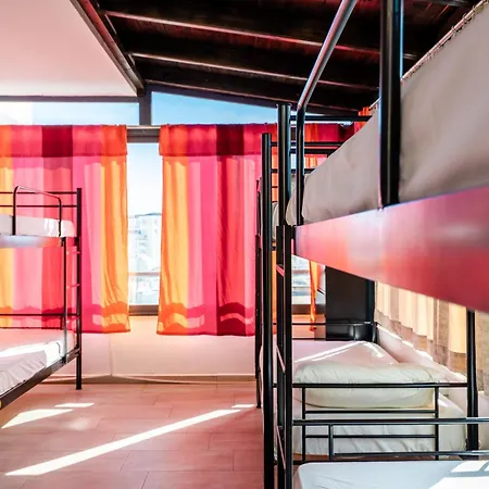 Poseidonas Hostel *