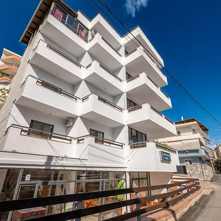 Poseidonas Hostel *