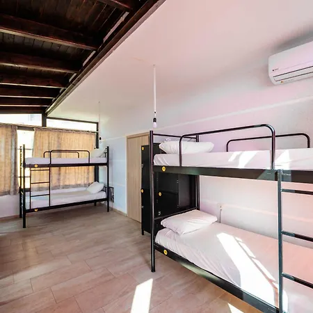 Poseidonas Hostel