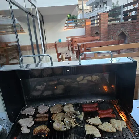 Lazy Roo Hostel Saranda