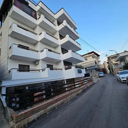 Poseidonas Hostel *