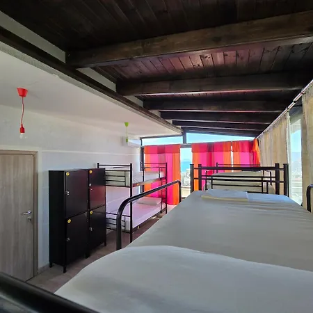 Poseidonas Hostel *