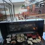 Lazy Roo Hostel Sarandë