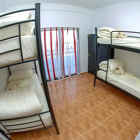 Lazy Roo Hostal Sarandë