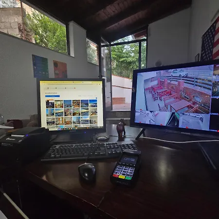 Hostal Lazy Roo