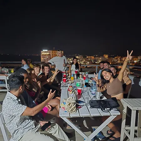 Lazy Roo Hostal Sarandë